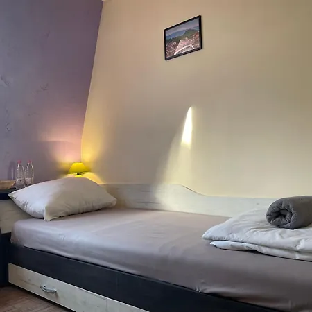 Cloud 9 בית הארחה