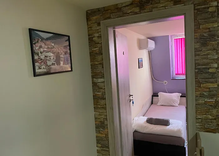 Cloud 9 בית הארחה *